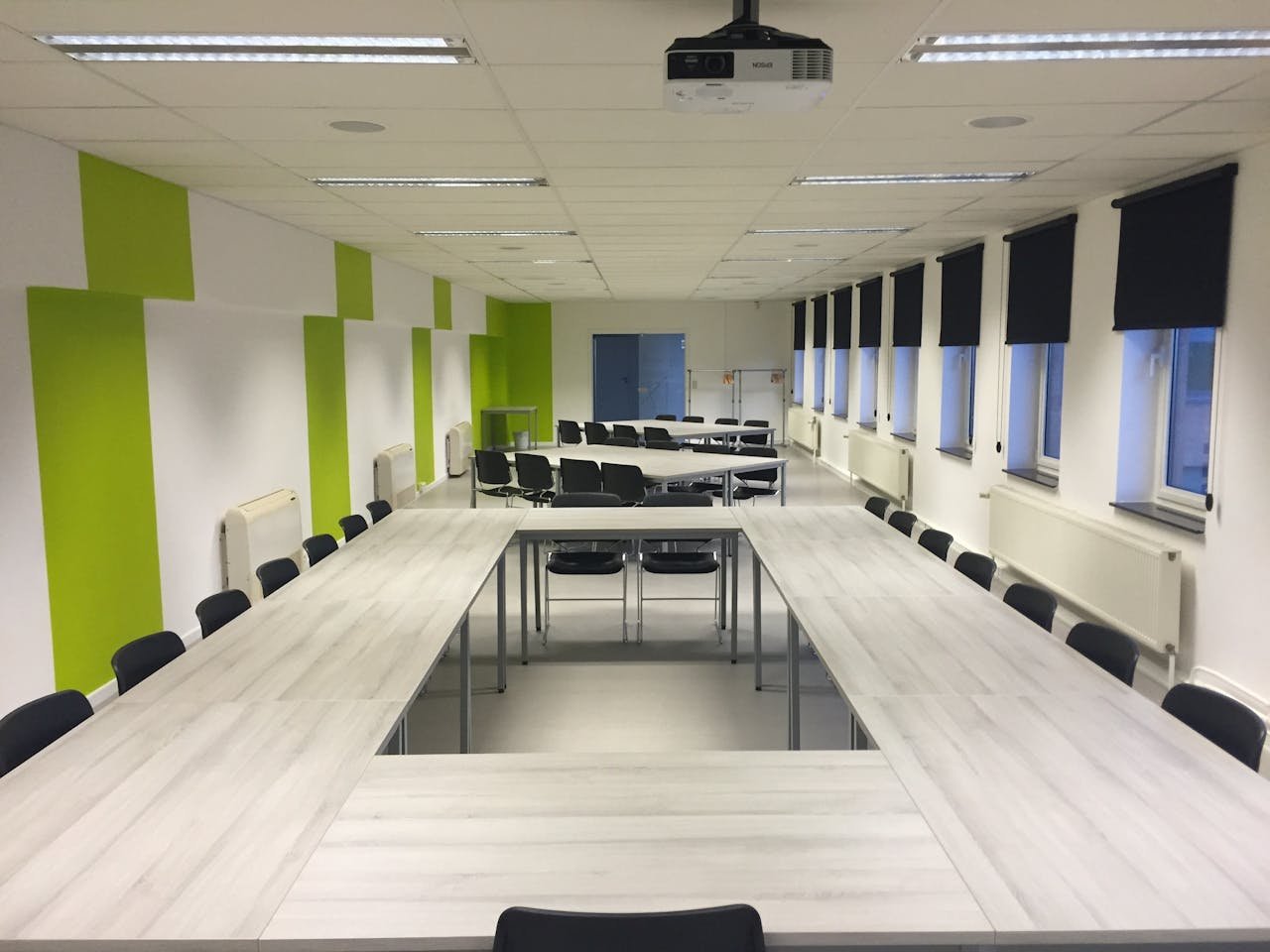 training main pexels-pixabay-159806 oxford finance international professional training programs